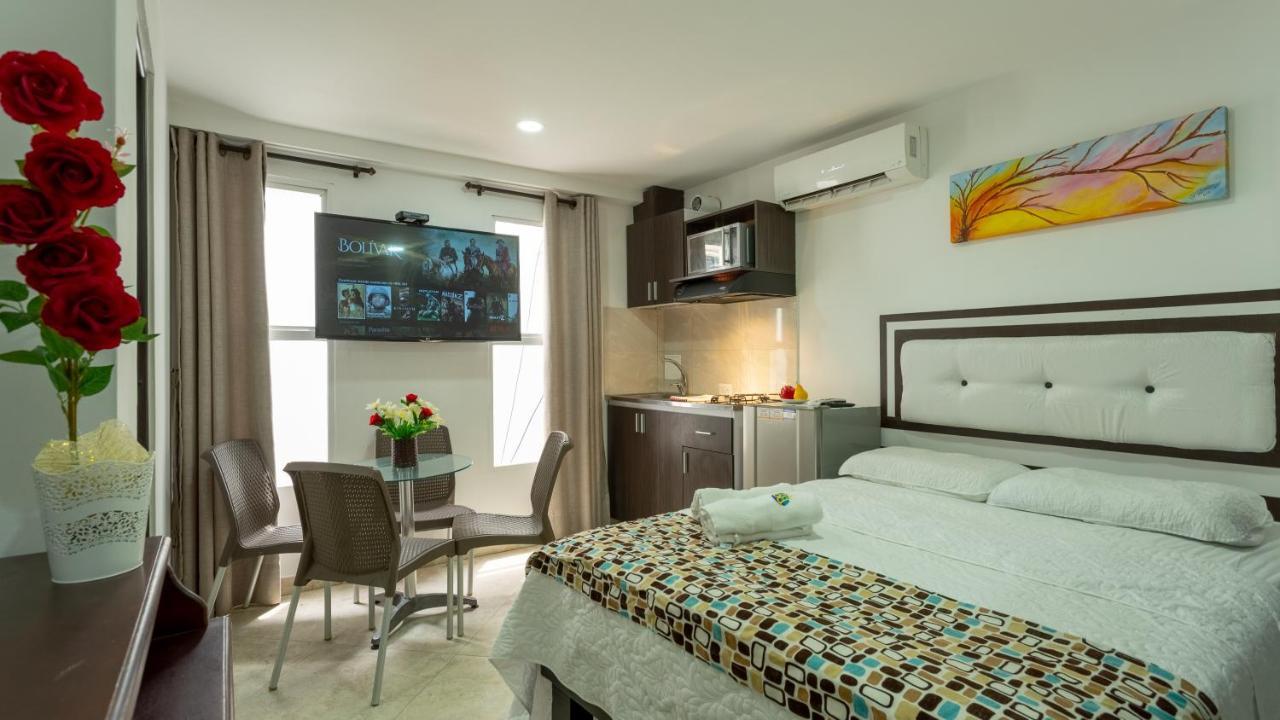 Habitacion doble con vista parcial al lago