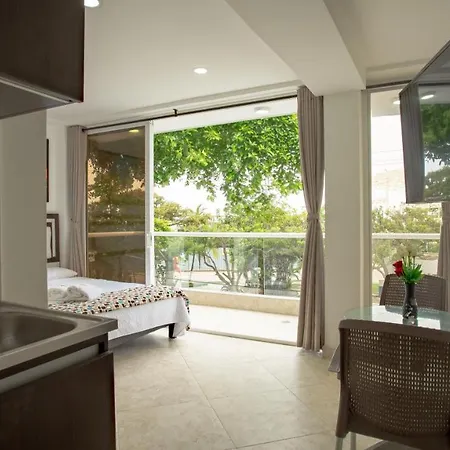 Hollywood Beach Suite-2